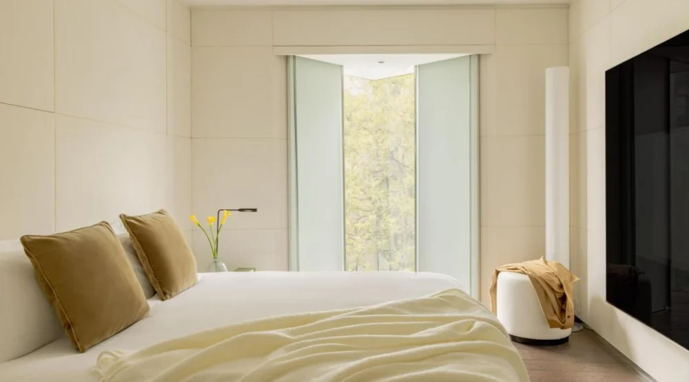 Extra Me + Junior Suite at ME London