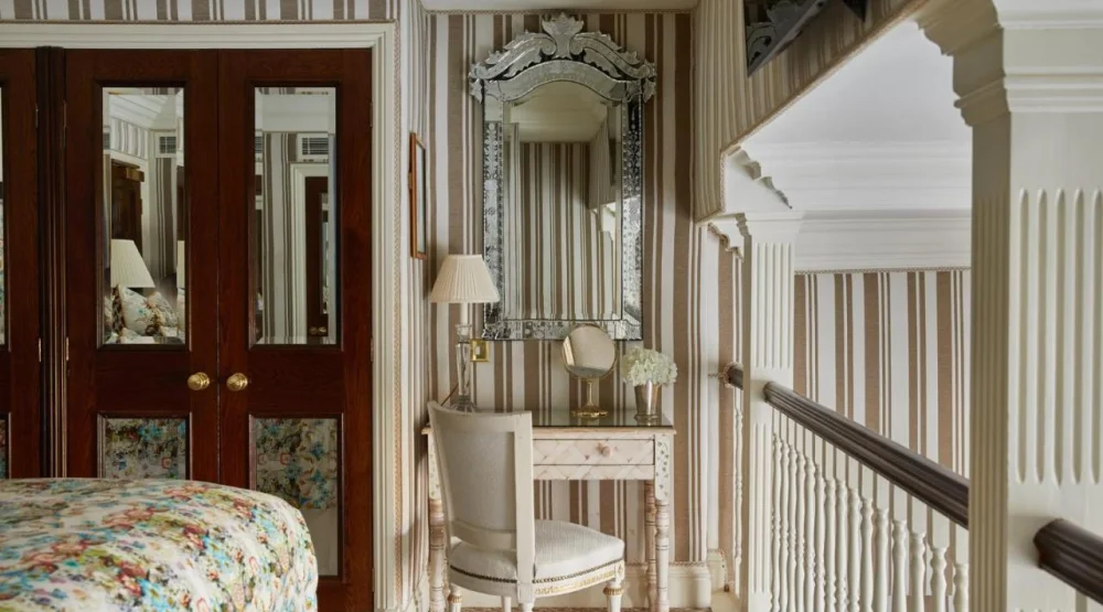 Executive Suite at The Milestone Hotel & Residences