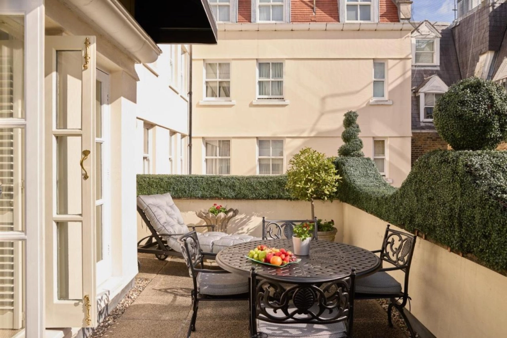 The Milestone Hotel & Residences - Hotel Photo 14