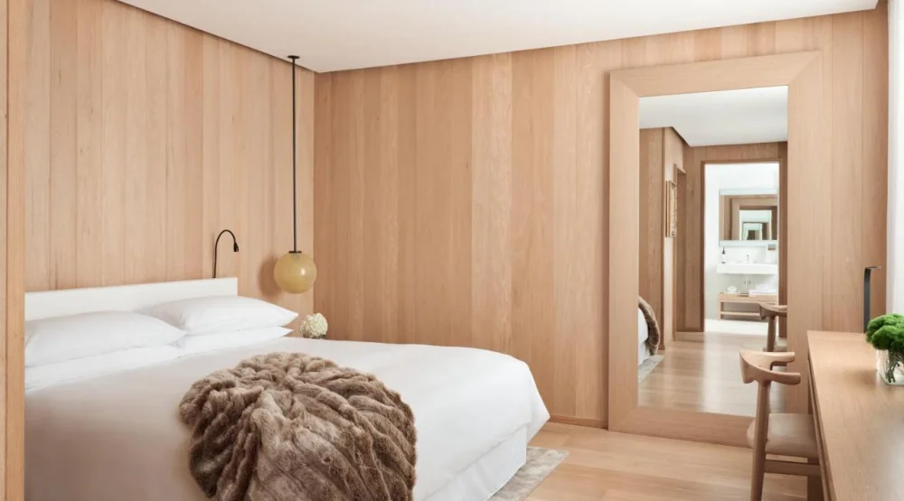 Deluxe King Room at The London EDITION