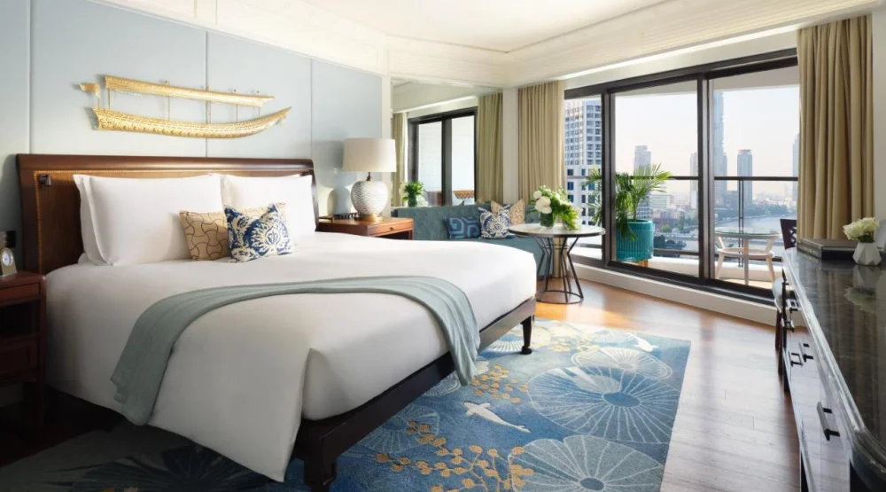 Deluxe Balcony Room King at Mandarin Oriental Bangkok