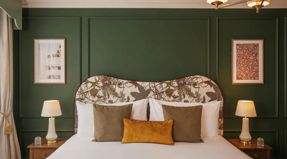 Deluxe Family Room at Francis Hotel Bath