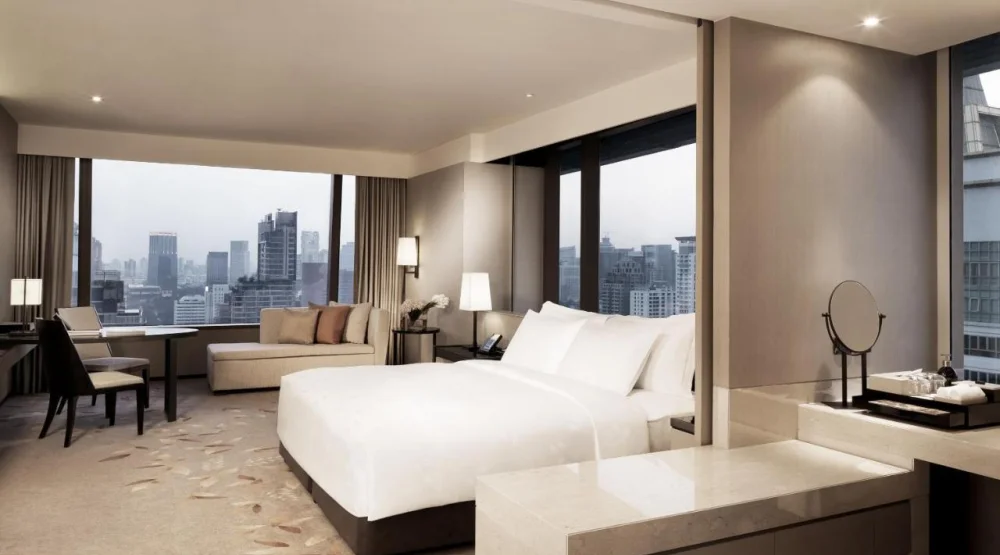 Deluxe Corner Twin Room with Panoramic View at The Okura Prestige Bangkok
