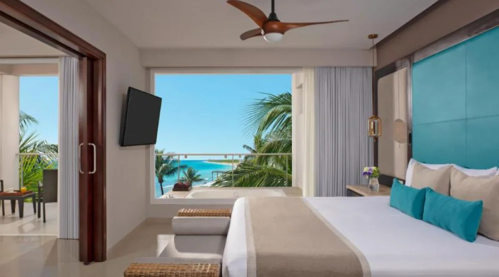 Preferred Club Ocean View King - All Inclusive at Dreams Jade Resort & Spa