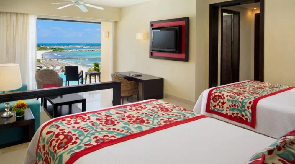 Junior Suite Ocean Front Double at Dreams Jade Resort & Spa