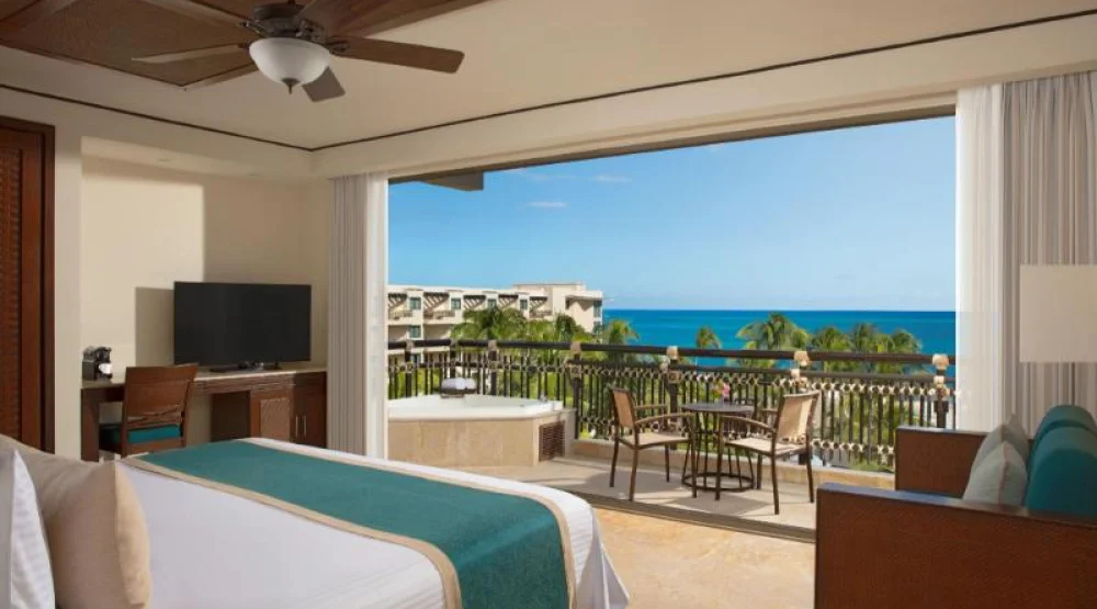 Preferred Club Ocean View & Pool Front King Bed - All Inclusive at Dreams Riviera Cancun Resort & Spa