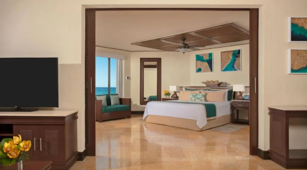 Preferred Club Ocean Front Master Suite King Bed - All Inclusive at Dreams Riviera Cancun Resort & Spa