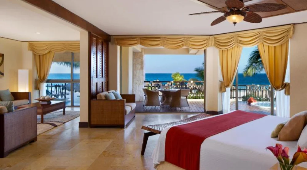 Preferred Club Ocean Front Governor Suite All Inclusive at Dreams Riviera Cancun Resort & Spa