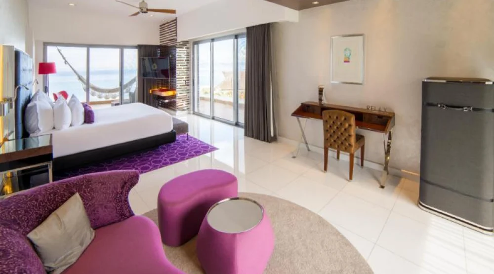 Corner Suite Sea View at Hotel Mousai