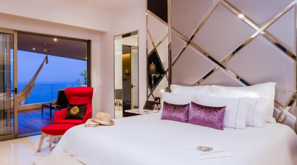 Ultra Mousai Corner Suite South at Hotel Mousai