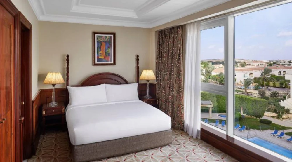 Deluxe King Pool Or Golf, Guest Room, One King, Golf Or Pool View at JW Marriott Hotel Cairo