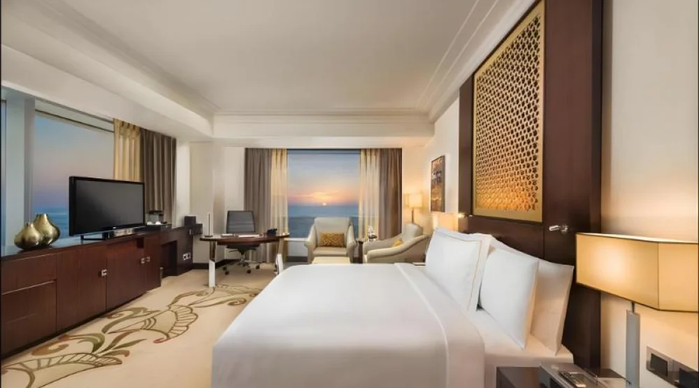 King Deluxe Suite - Lounge Access at Conrad Dubai