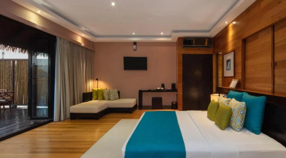 Sunrise Water Villa with Private Pool & Jacuzzi at Adaaran Prestige Vadoo