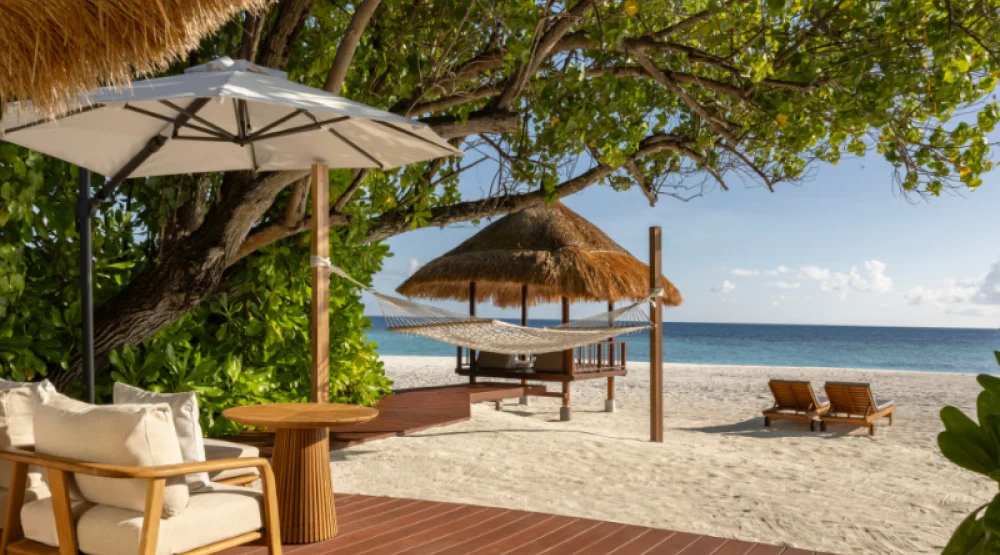 Beachfront Pool Villa at Banyan Tree Vabbinfaru