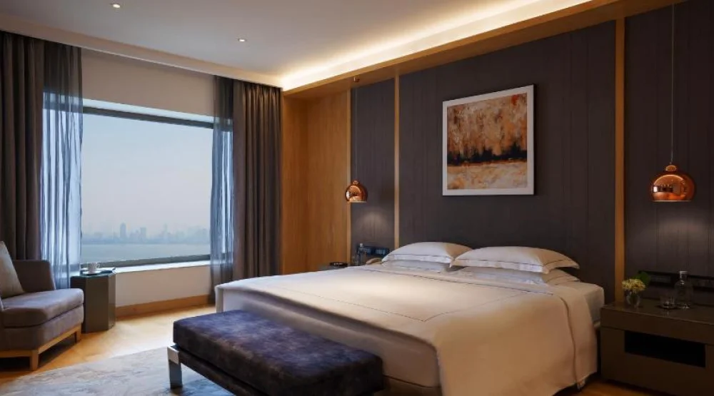 Luxury Suite -high Tea, Evening Cocktails, Butler Service, Complimentary One Way Airport Transfer at Taj Lands End