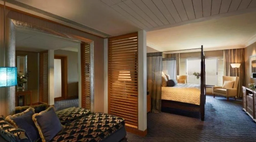 Presidential Suite Sea View King Bed - High Tea, Evening Cocktails, Butler Service, Complimentary One Way Airport Transfer at Taj Lands End