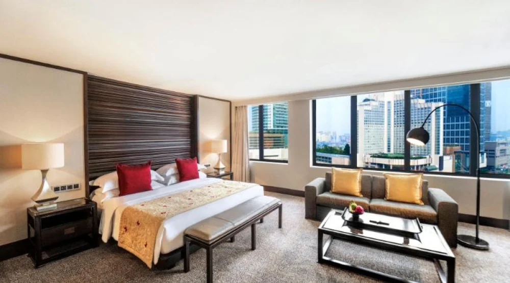 Monument View Club Room King at Mandarin Oriental Jakarta