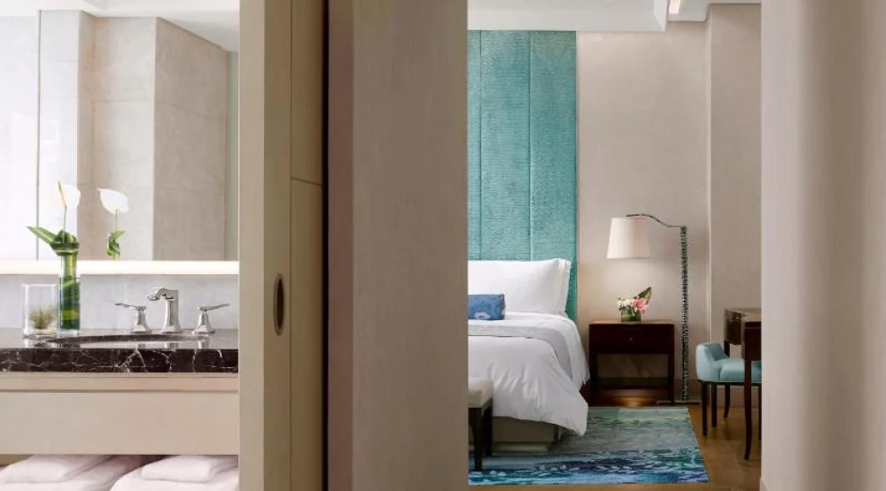 Gallery King Suite at Raffles Jakarta