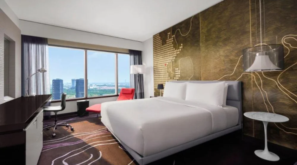 Guest Room, One King at Le Meridien Saigon