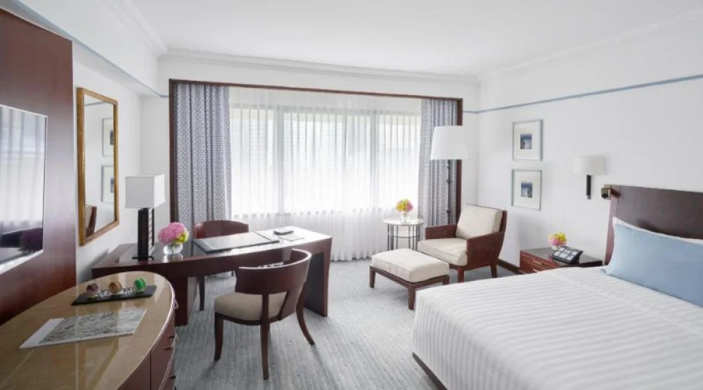 Deluxe King Room at The Peninsula Manila