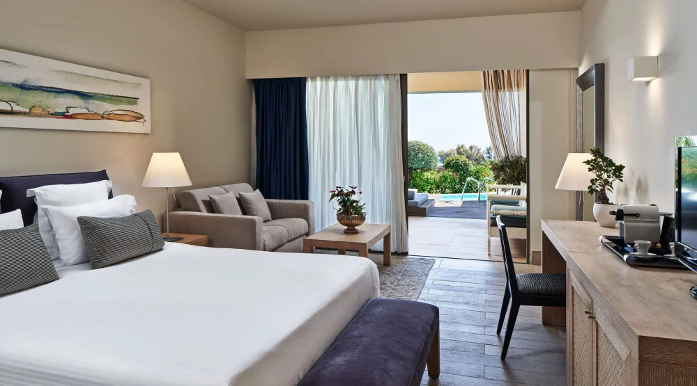 Seafront Private Pool Junior Suite at Aquagrand