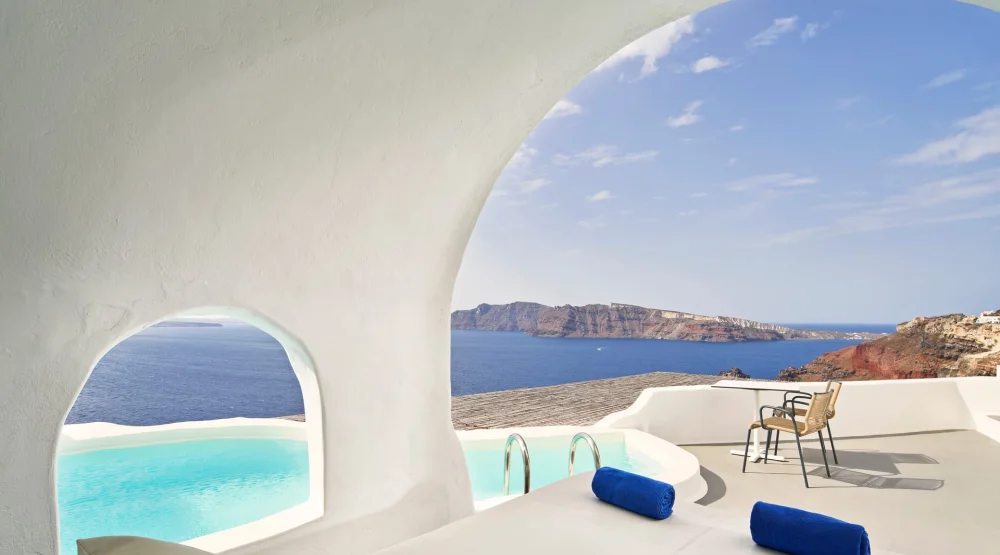 Master Suite with Plunge Pool at Katikies Santorini