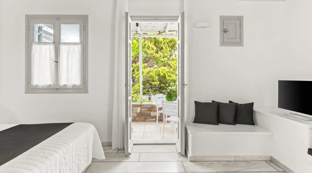 Residence with Garden View at Mr & Mrs White Paros
