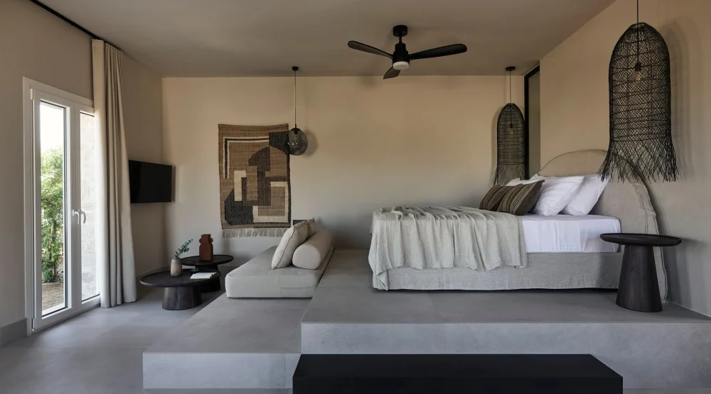 Honeymoon Suite with Indoor Jacuzzi at Naxian Utopia