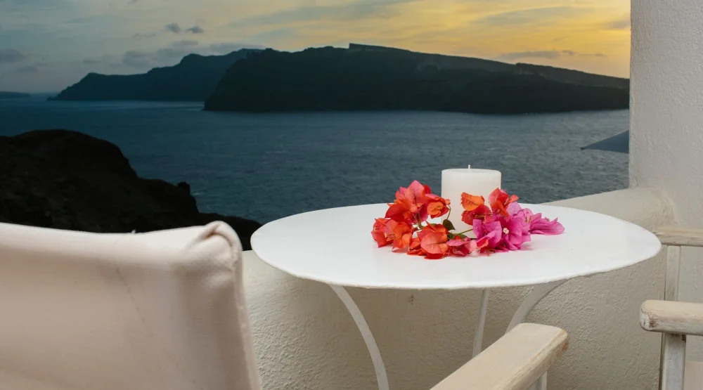 Honeymoon Cave Suite with Caldera & Sea View at Oia Mare Villas