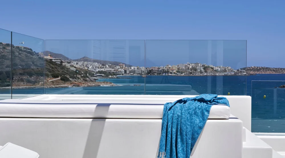 Junior Suite Sea View with Outdoor Jacuzzi at The Island Concept