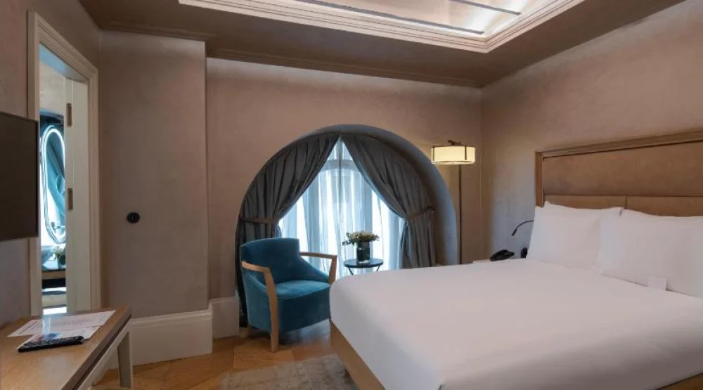 City Signature Queen Room at 10 Karakoy