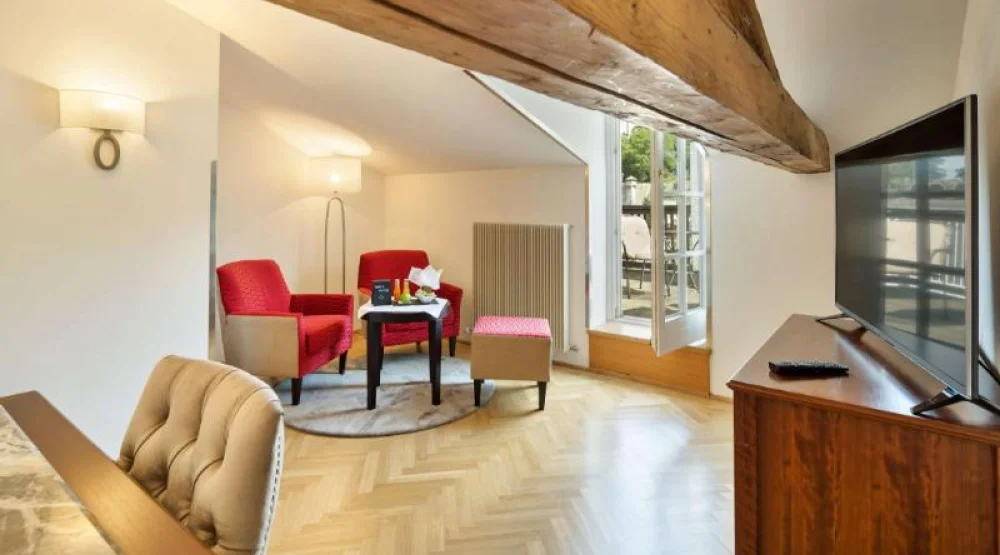 One Bedroom Suite at Radisson Blu Hotel Altstadt