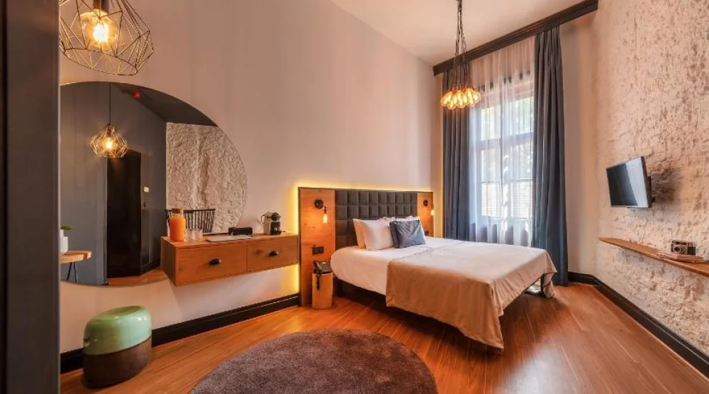 Gold Rum Large Room at Hotel Rum