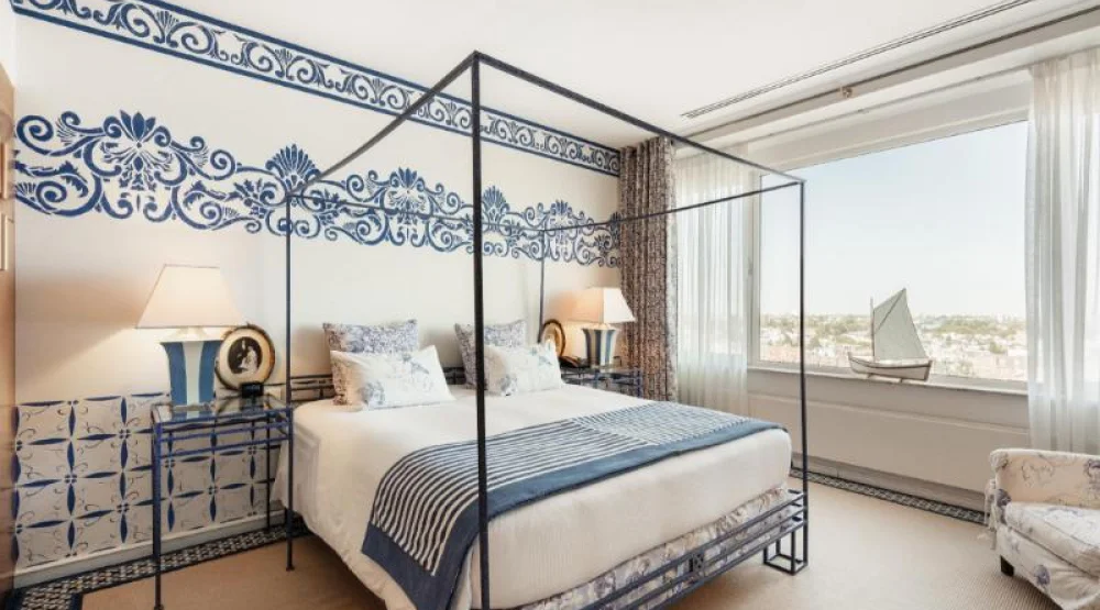 Neptune One Bedroom Suite at Hilton Amsterdam