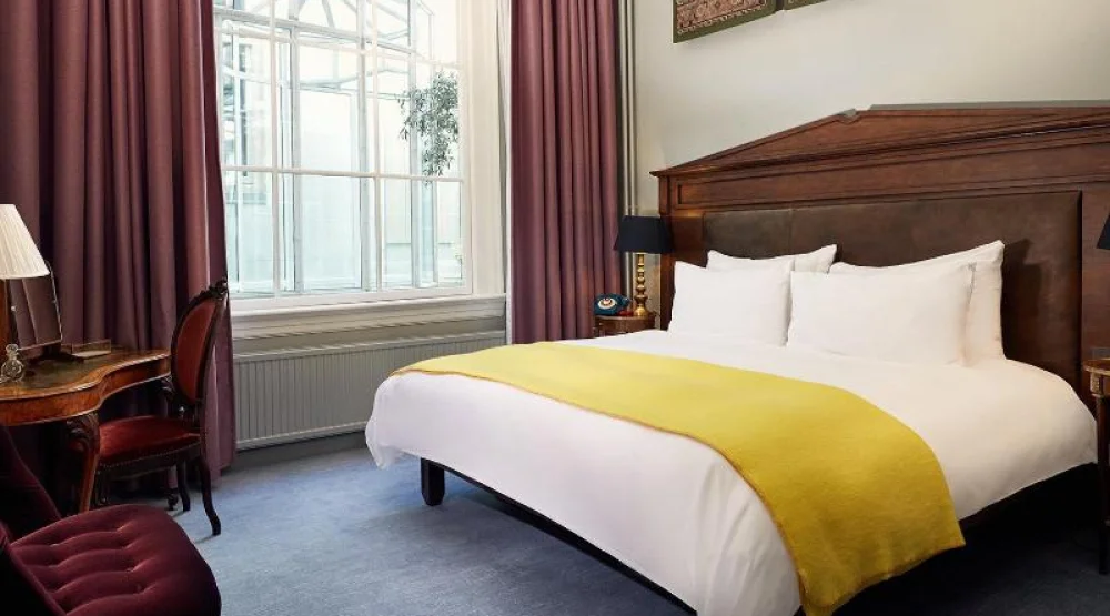 Antique Collector Suite at Pulitzer Amsterdam