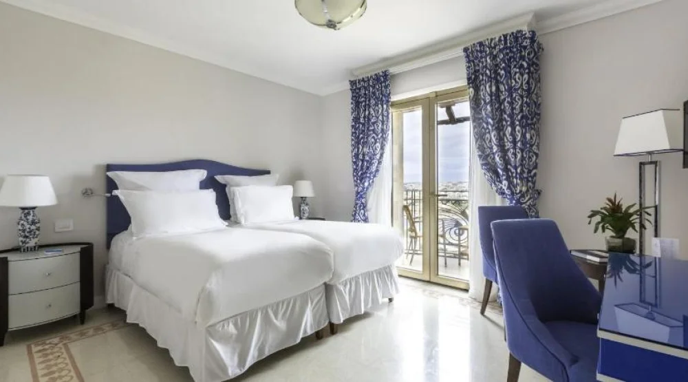 Deluxe Twin Room with Sea View at The Phoenicia Malta