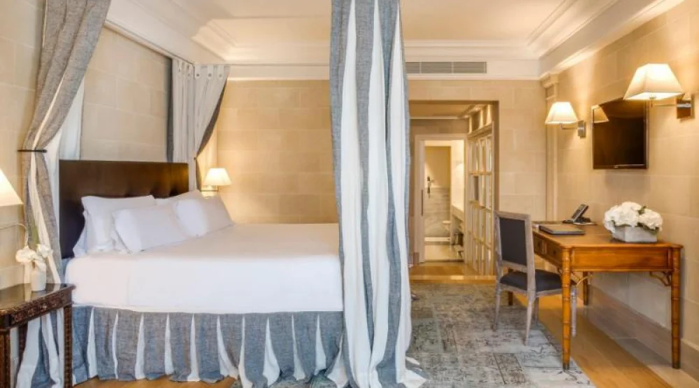 Junior Suite City View at Majestic Hotel & Spa, Barcelona