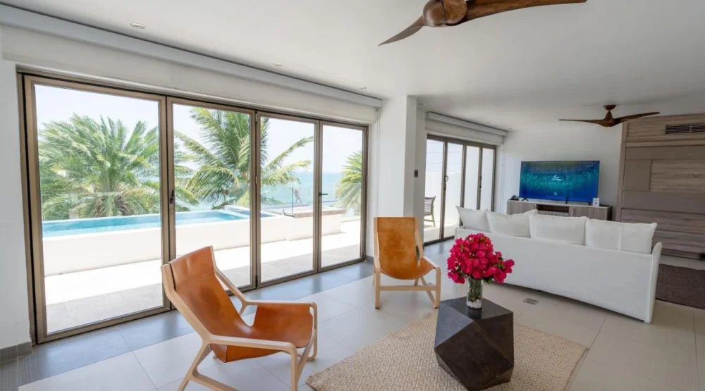 3-bedroom Oceanfront Penthouse, Two King Beds, Two Twin Beds, Non-smoking at Hodges Bay Resort & Spa