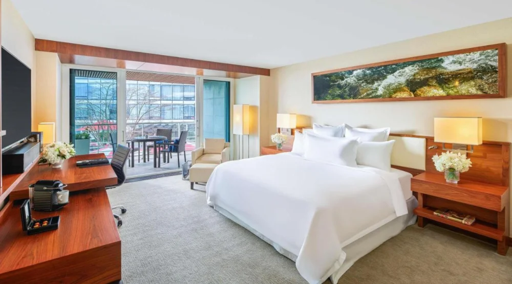 Deluxe Pool View King at Fairmont Pacific Rim