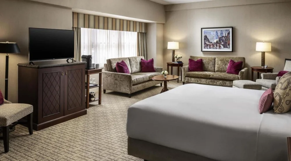 Deluxe King Room at Fairmont Royal York