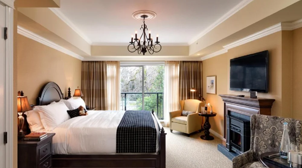 Boutique Suite, Residential View, King at Oak Bay Beach Hotel