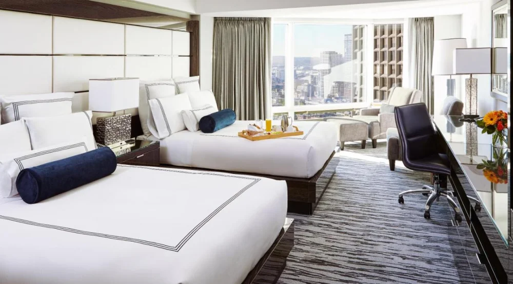 Pacific Club Deluxe Double Room at Pan Pacific Vancouver