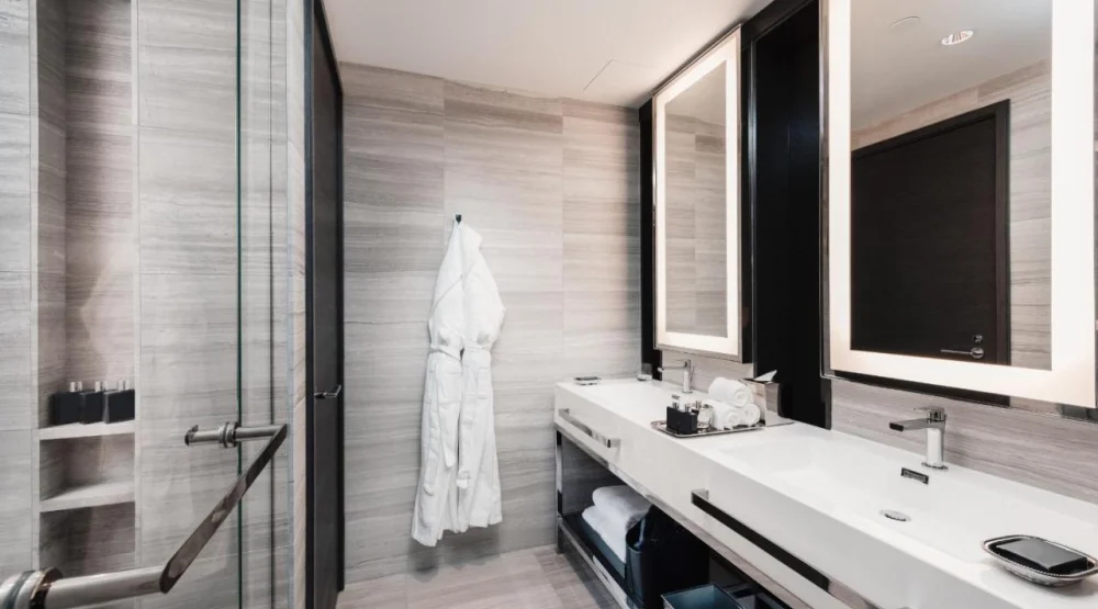 Paradox King Room with Balcony at Paradox Vancouver