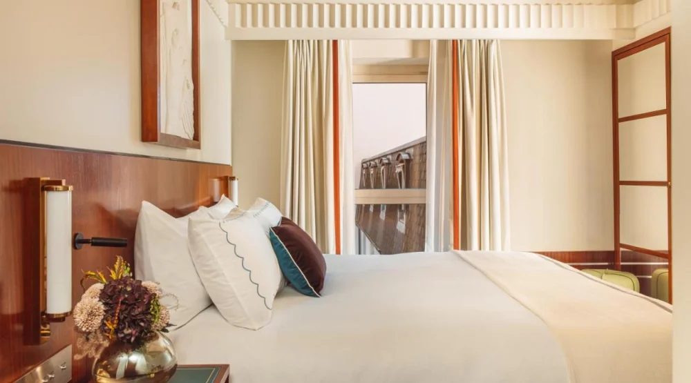 Double King "signature" Room at Hotel Des Grands Voyageurs