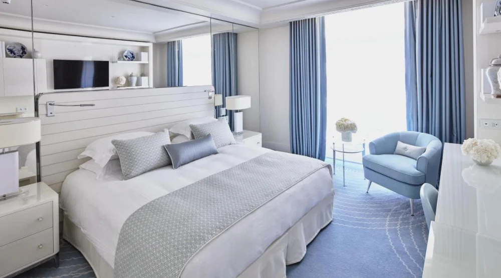 Premium King Room at Hotel Martinez Cannes