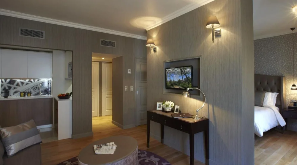 Junior Suite at La Clef Louvre Paris