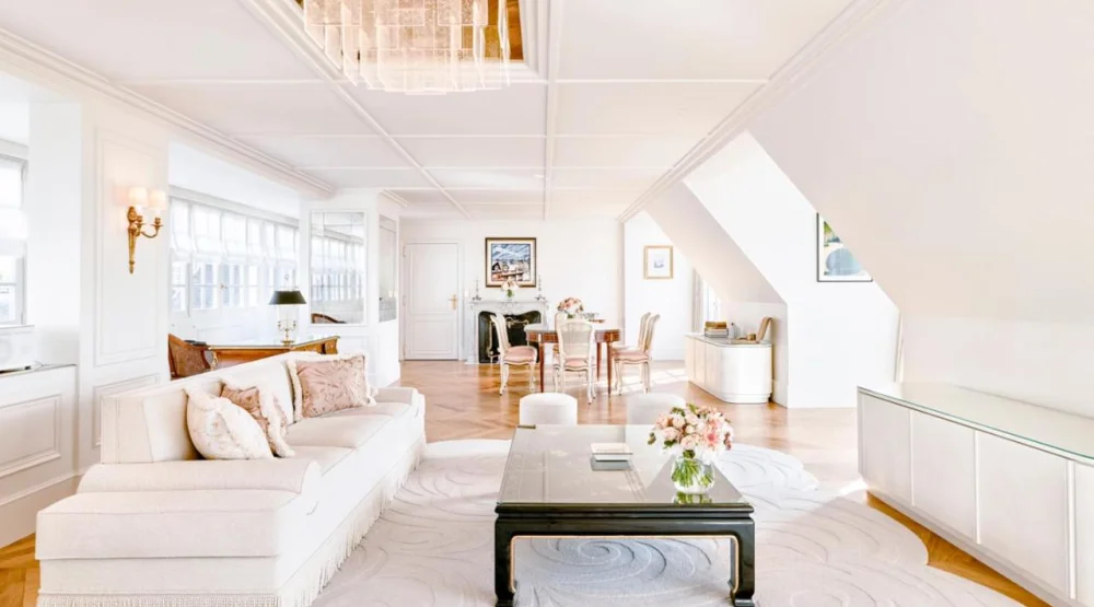 Suite Honeymoon at Le Bristol Paris, an Oetker Collection Hotel