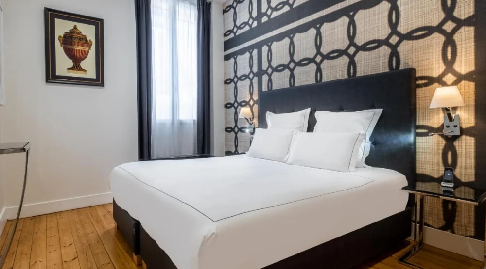 Suite with Terrace and Jacuzzi at Le Palais Gallien Hotel & Spa