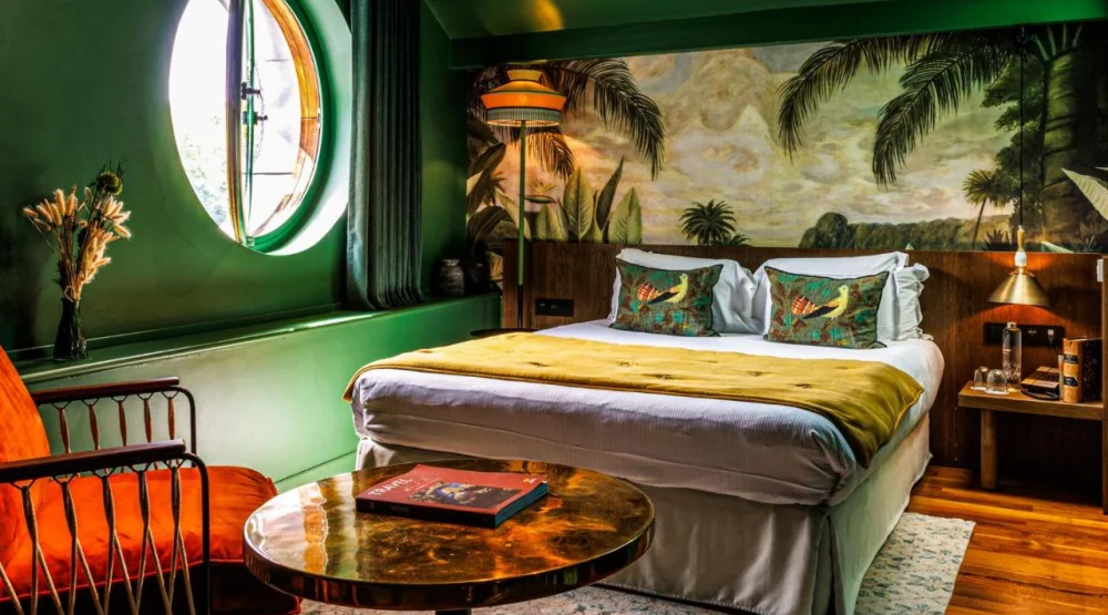 Romantic Room at Les Etangs De Corot