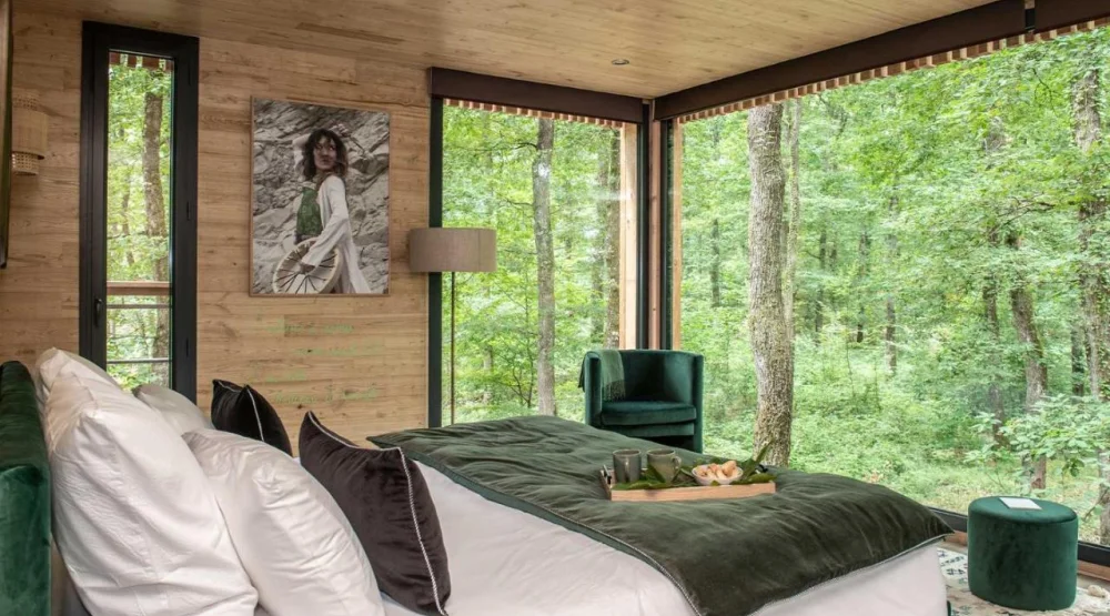 Essentielle - Suite with Hot Tub at Loire Valley Lodges Hotel